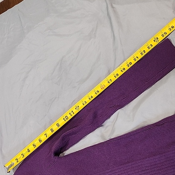 V-neck sweater - Picture 4 of 6